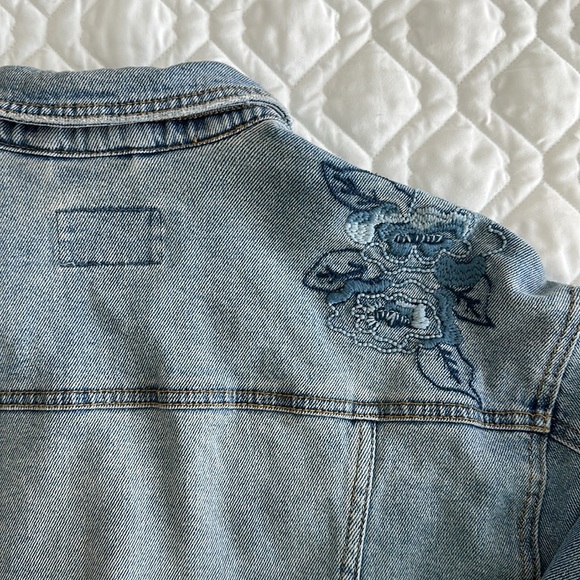 Universal Thread Denim Jacket - Picture 4 of 5